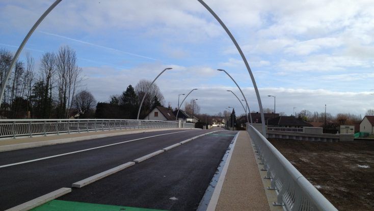 FRANCHISSEMENT DE LA SEINE  - SAINT-JULIEN-LES-VILLAS (10)